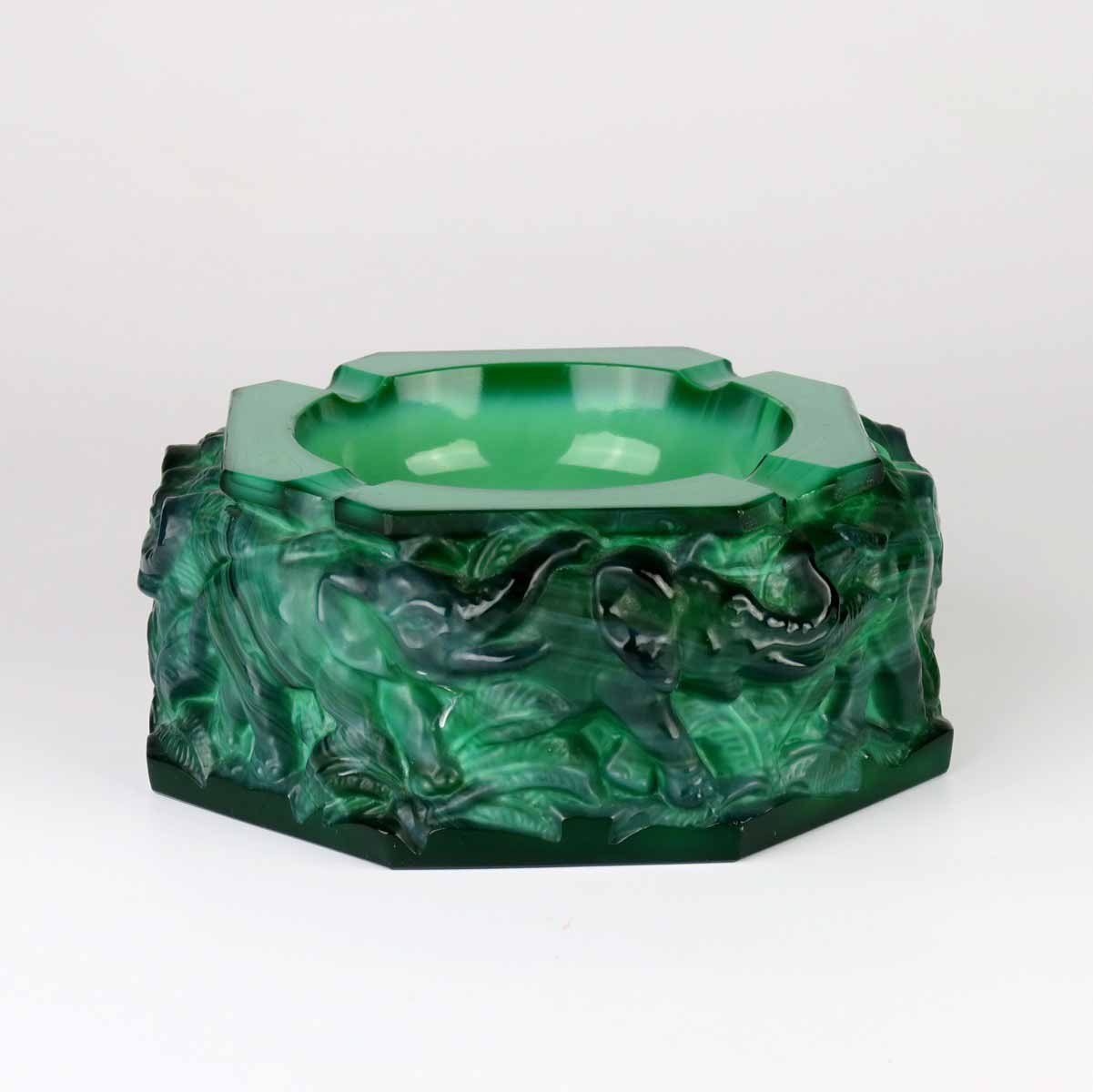 Popelník s motivem slonů