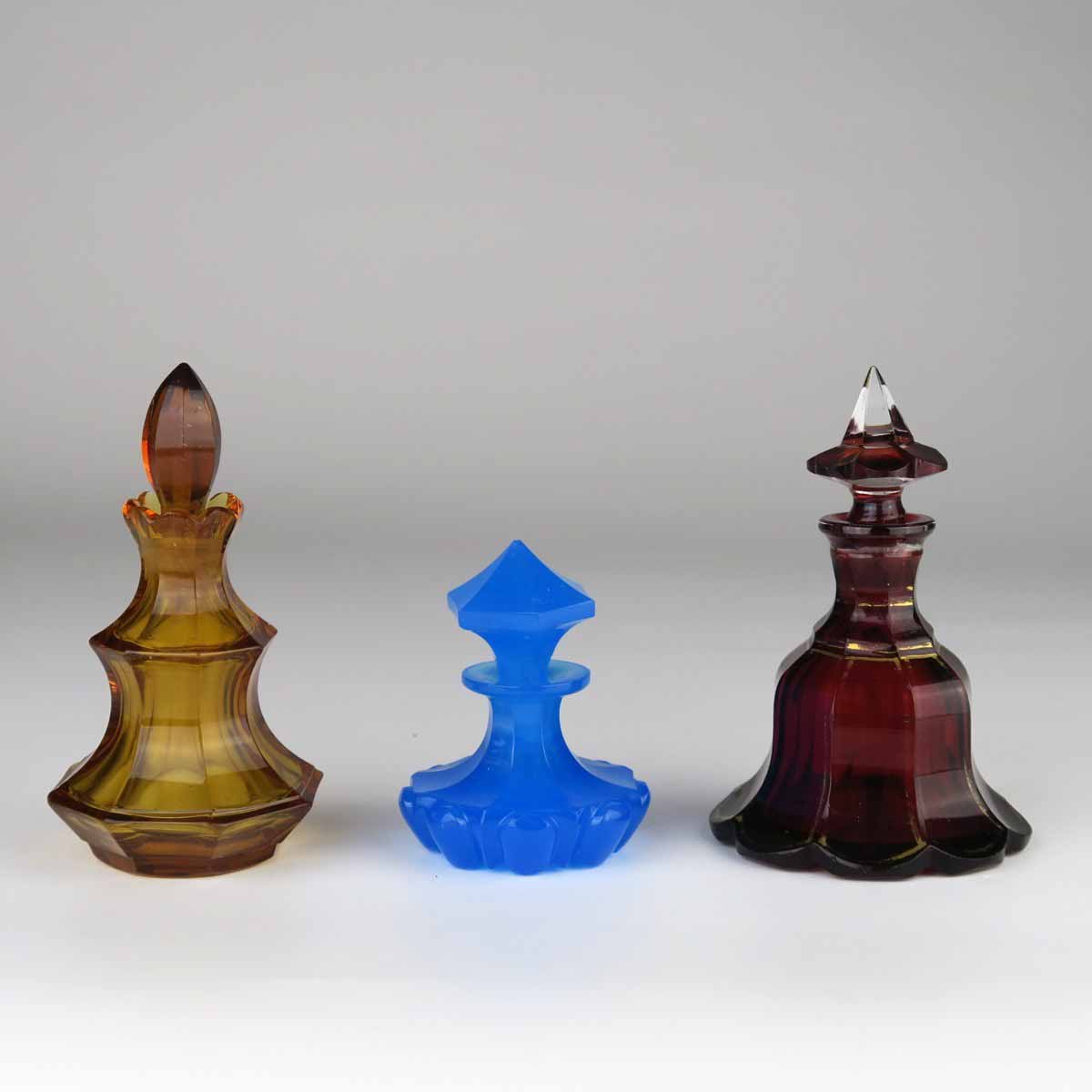 Kolekce 3 biedermeierových flakonů