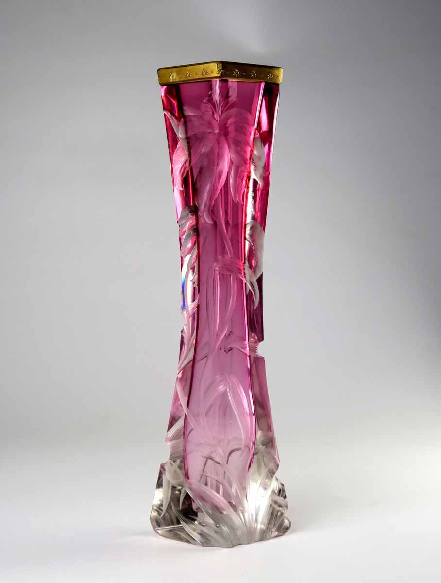 Secesní váza s kosatci - Harrach