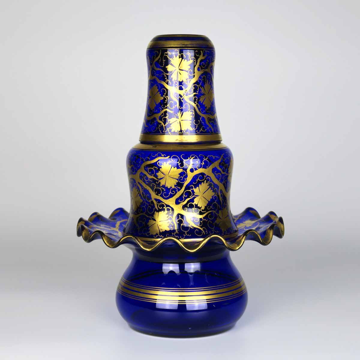 Lahev s miskou a číškou na vodu