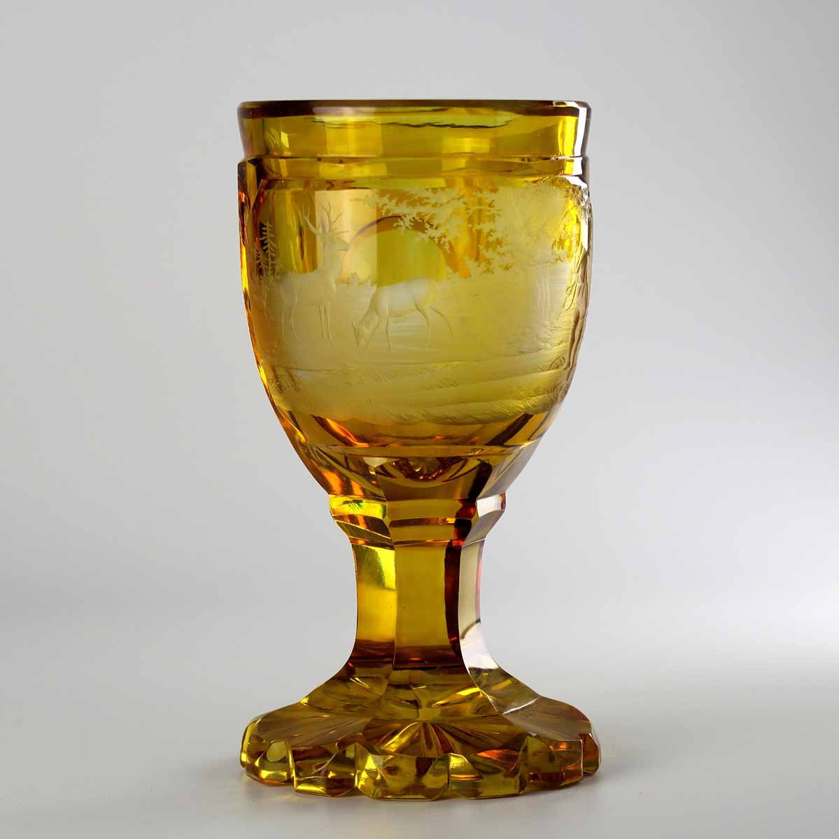 Biedermeierový pohár s motivem lovu