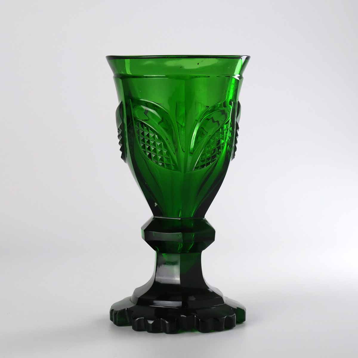 Biedermeierový pohár