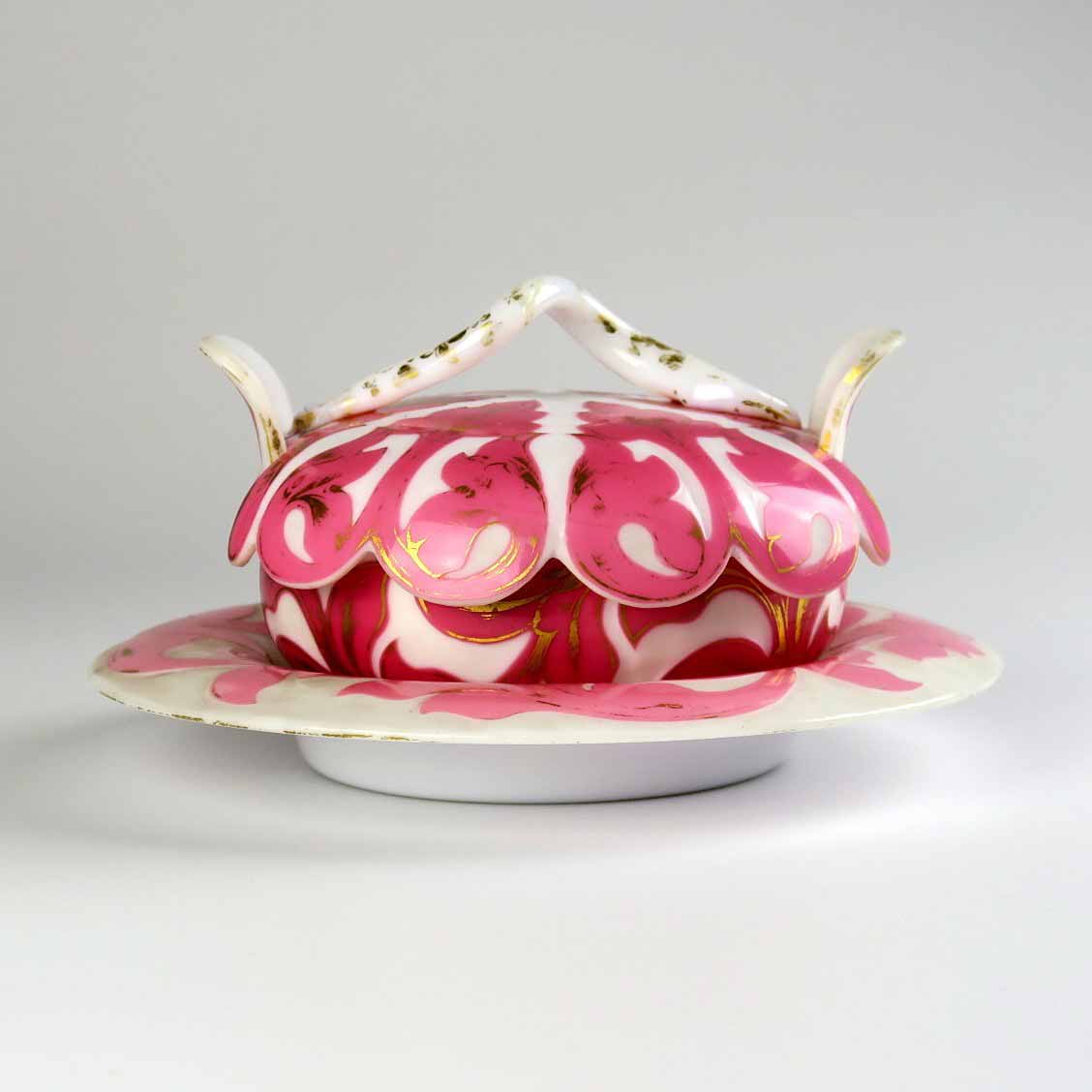 Dóza s víkem a táckem