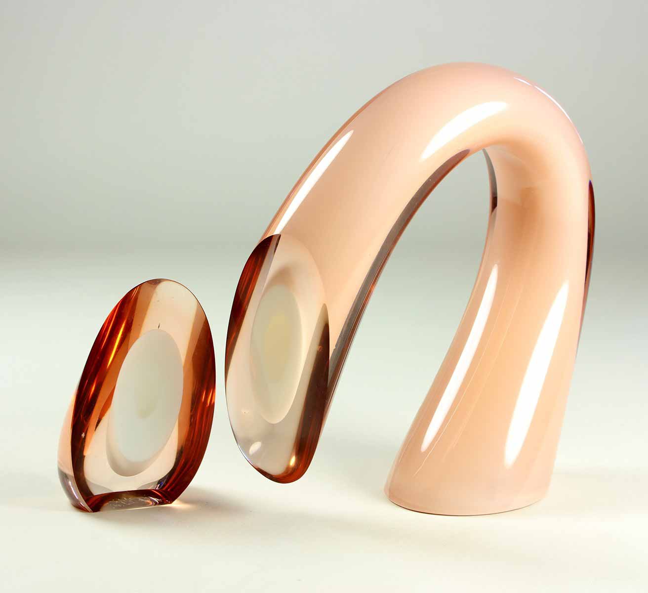 Harvey K. Littleton (1922 - 2013) - Pink Loop