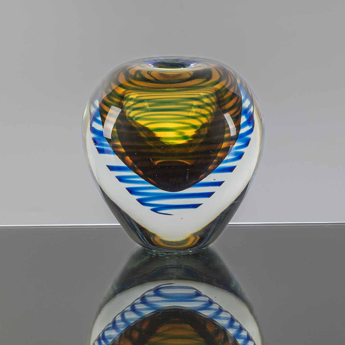 Stanislav Libenský (1921 - 2002) - Váza se zatavenou spirálou