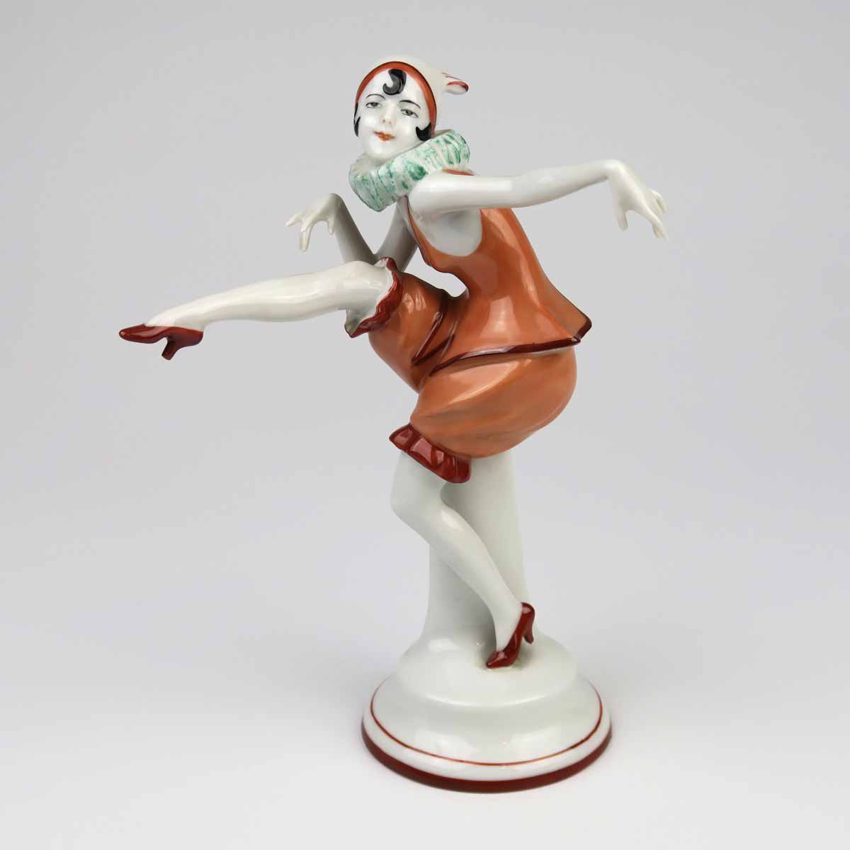 Tanečnice v cihlově červených šatech, Ilmenau