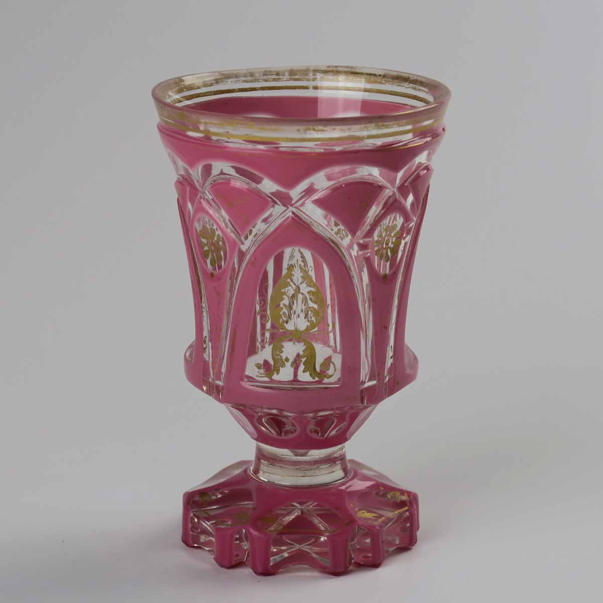 Pohár v rokokovém stylu