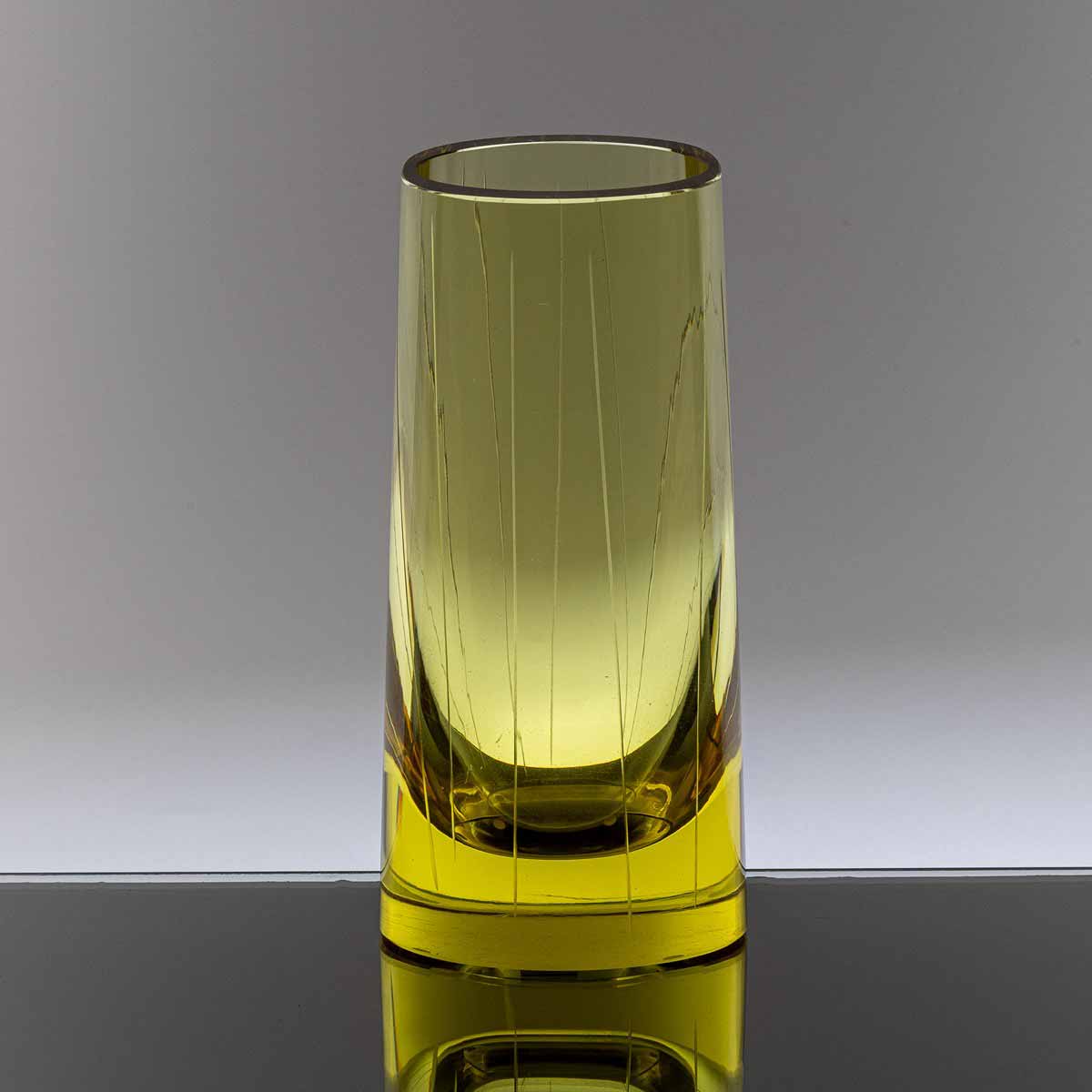 Oldřich Lípa (1929 - 2014) - Žlutá váza