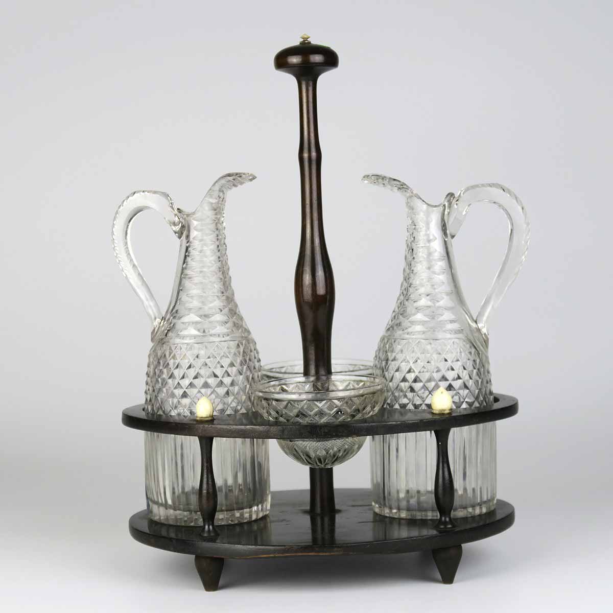 Empírový stojánek na kořenky