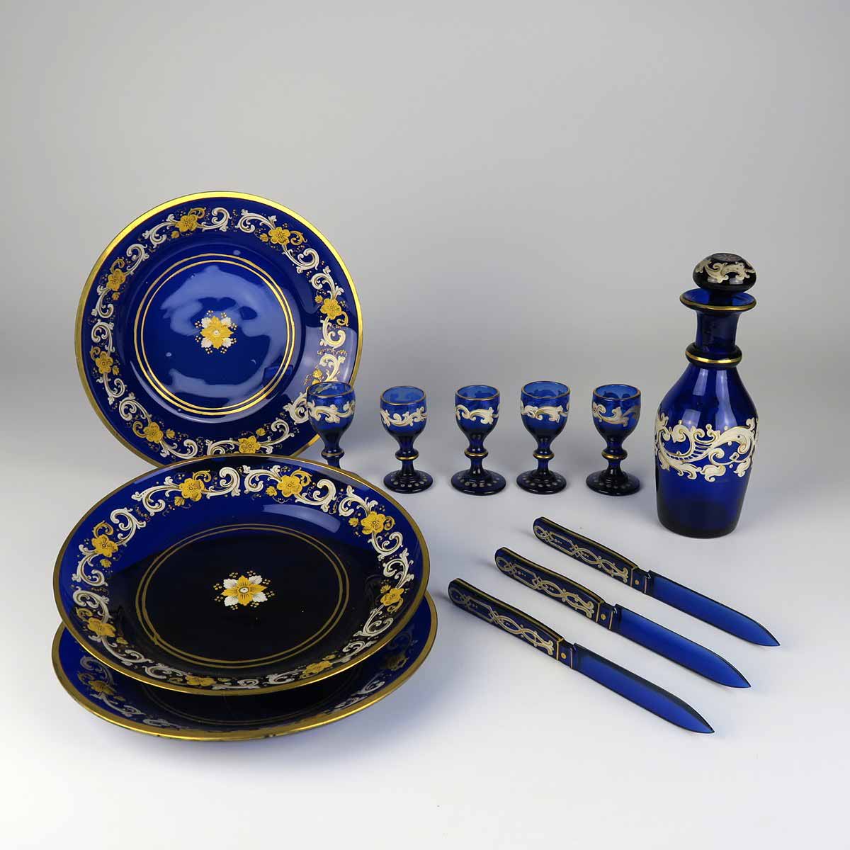 Část servisu na desert