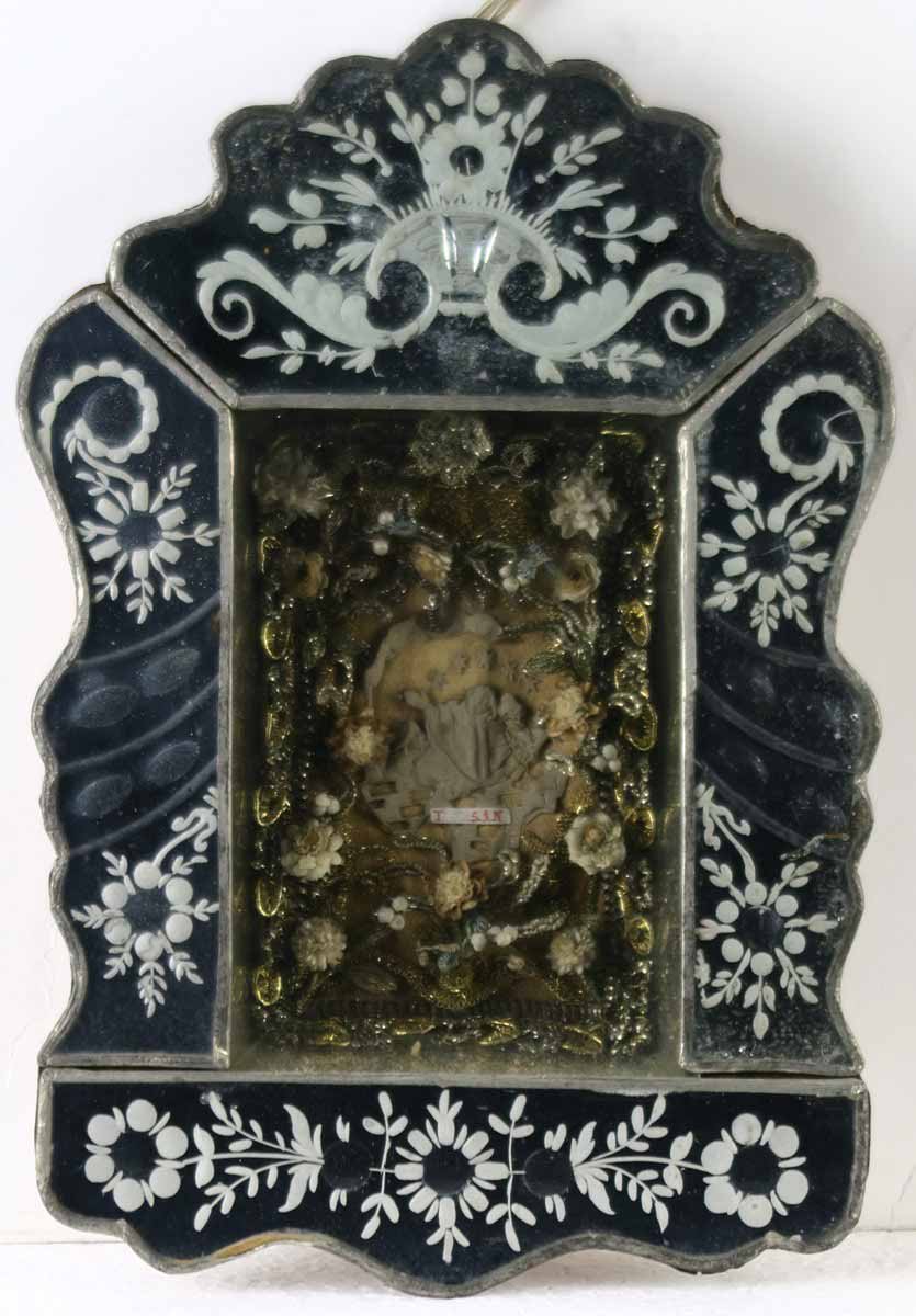 Malý zrcadlový rám se sv. Janem Nepomuckým