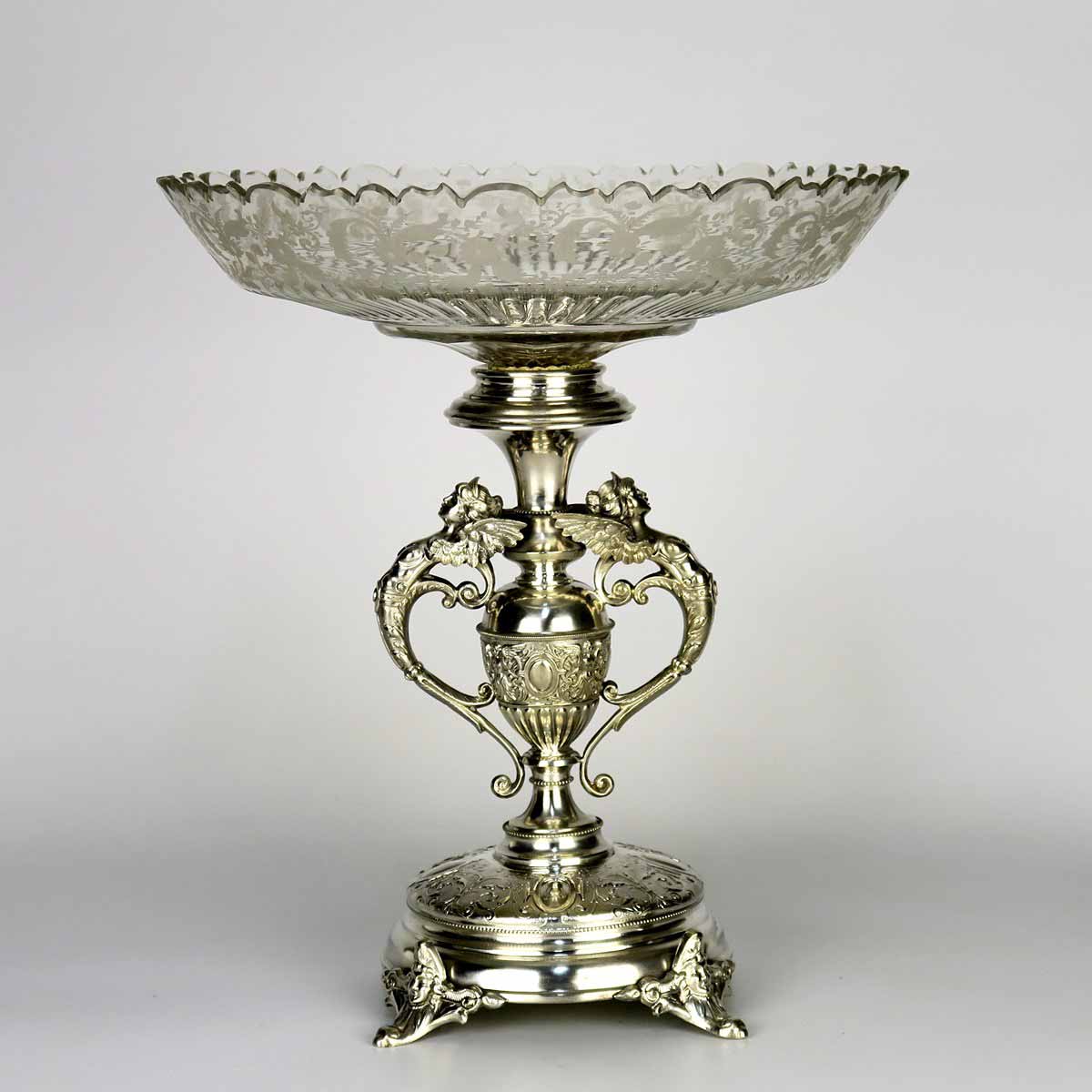 Stříbrný nástolec v renesančním stylu