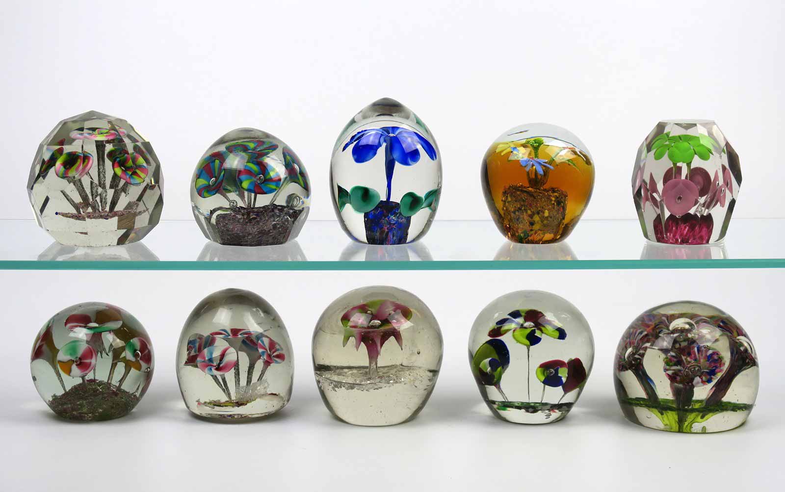 Soubor 10 skleněných těžítek