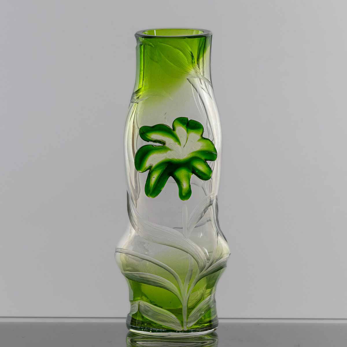 Secesní váza s motivem lilie - Moser