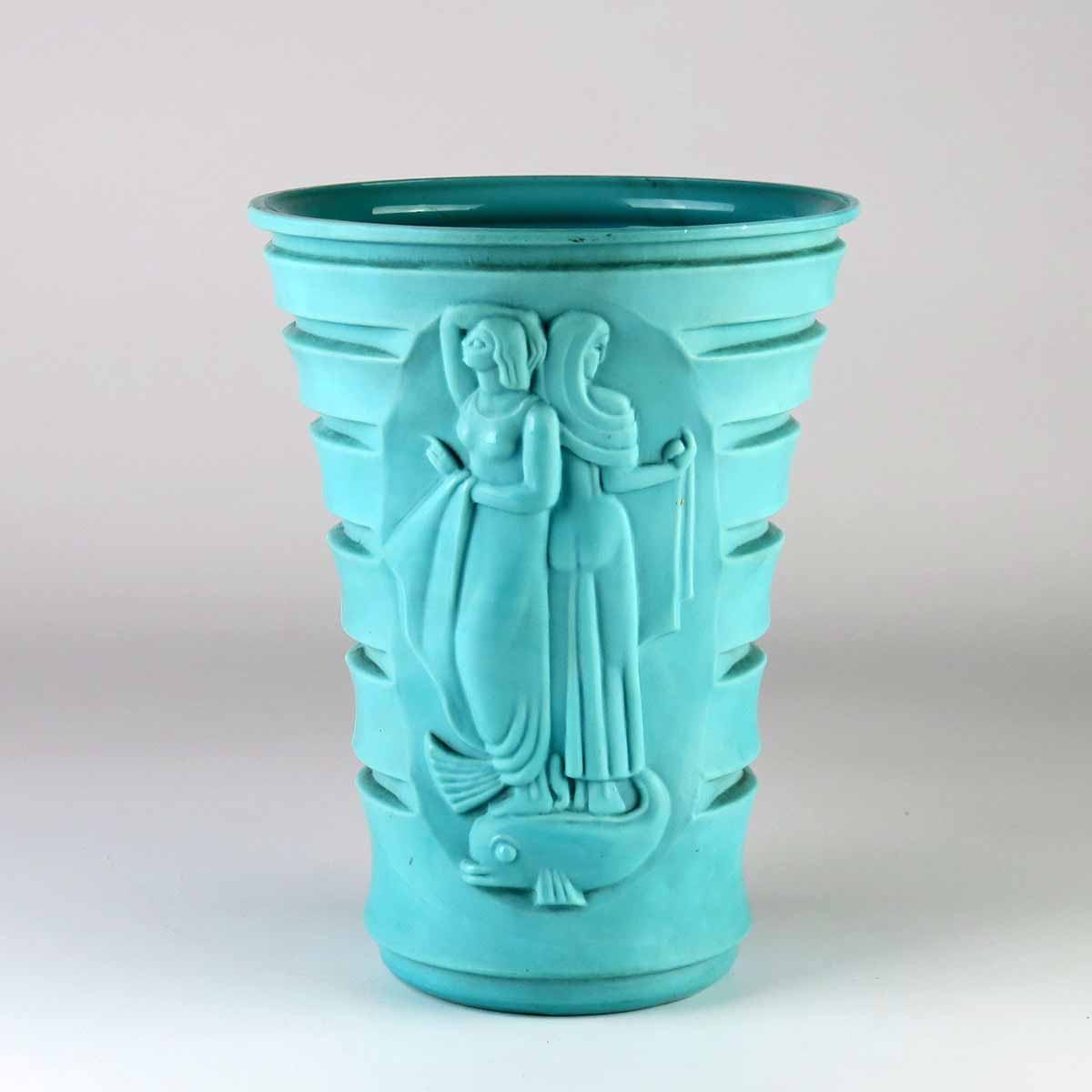 Váza s motivem dívek