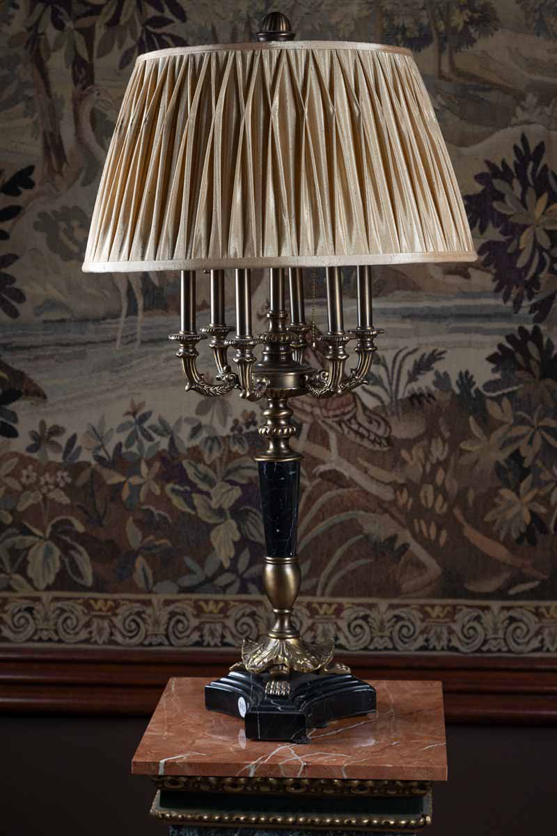 Dekorativní lampa v historizujícím stylu