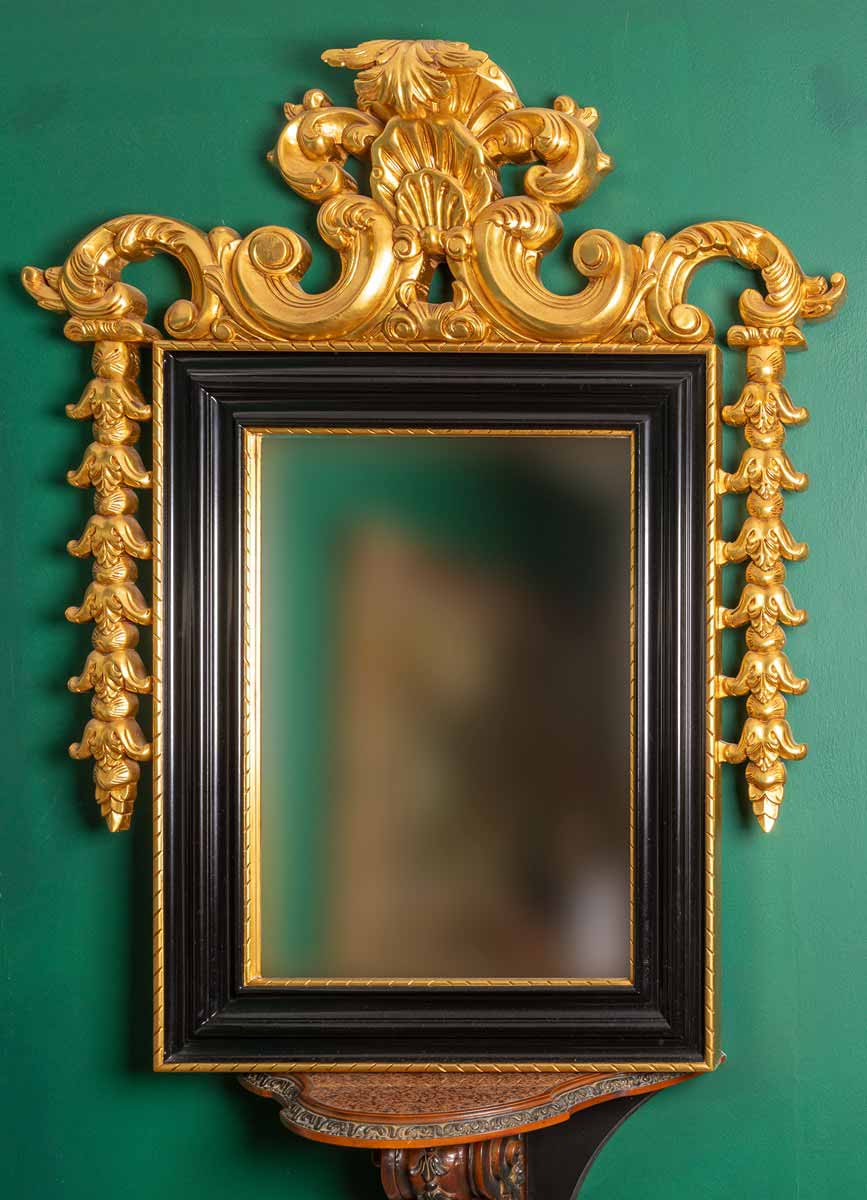 Velké zrcadlo v barokním stylu