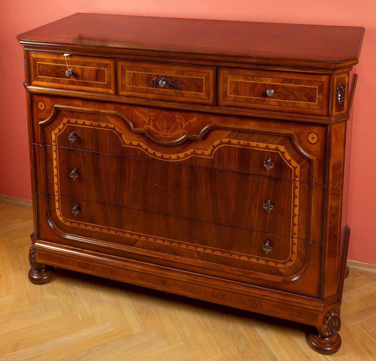 Příborník v klasicistním stylu