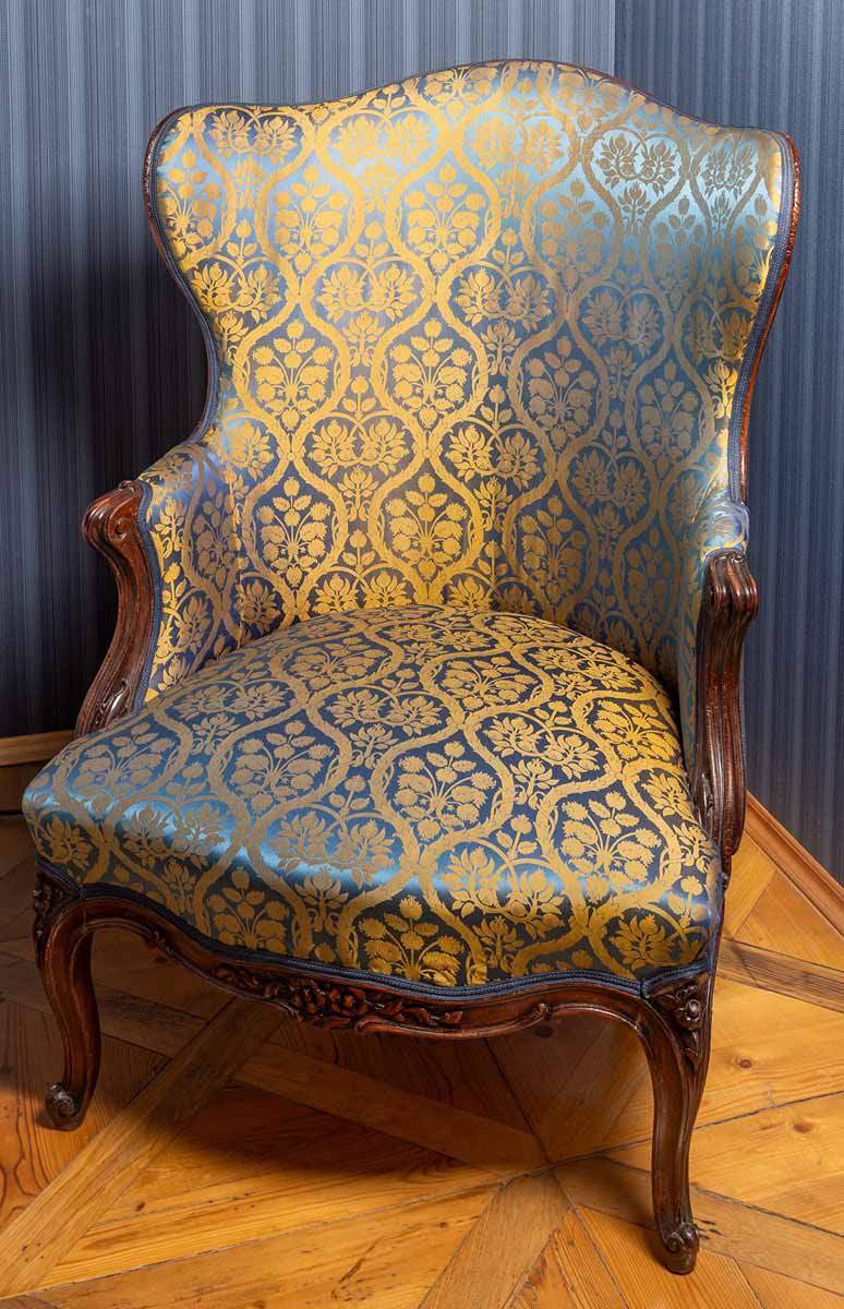 Křeslo v rokokovém stylu