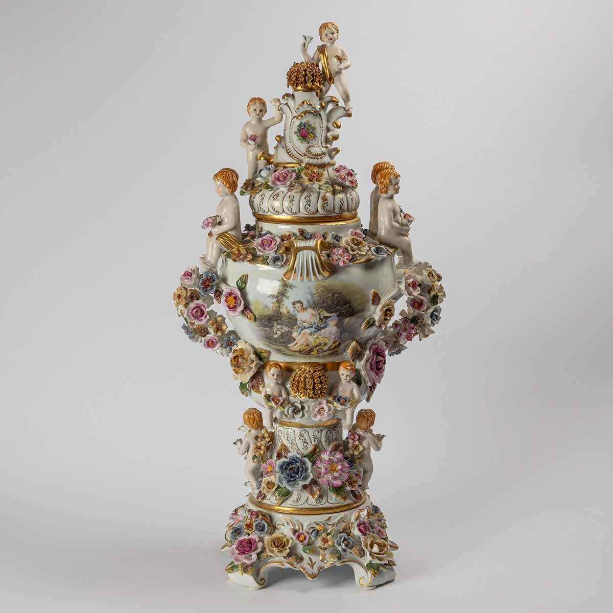 Dekorativní váza s víkem