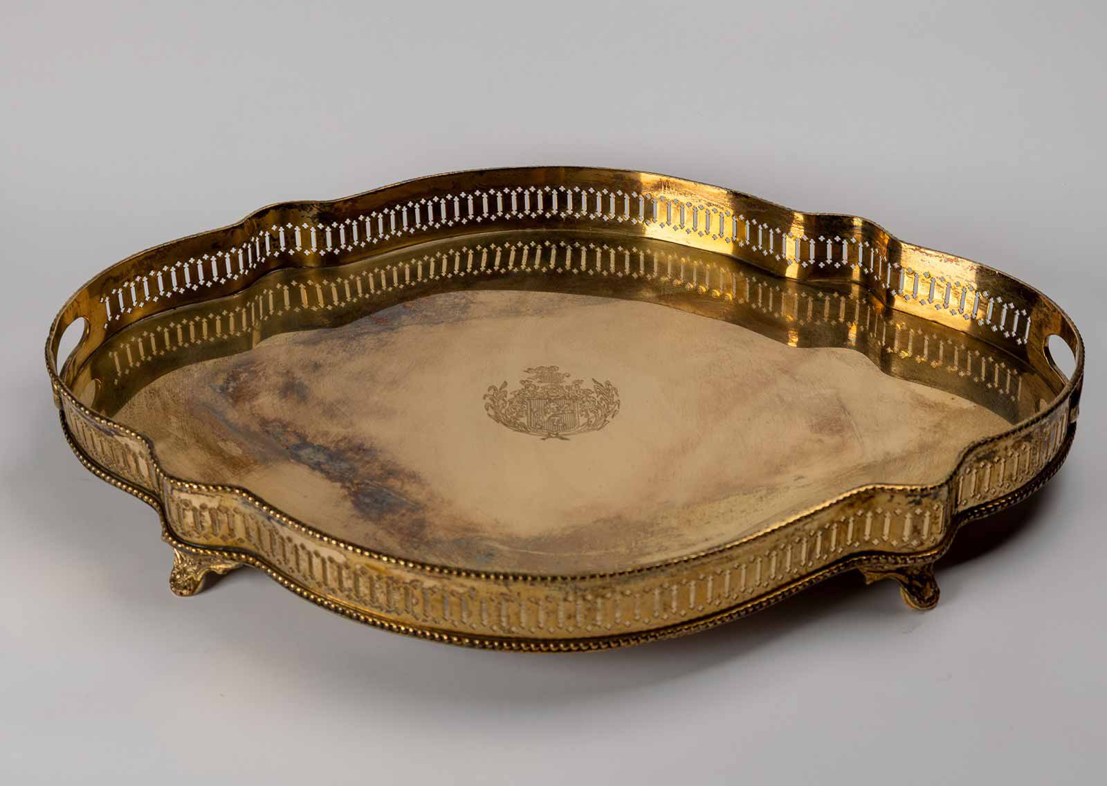 Dva podnosy v empírovém stylu