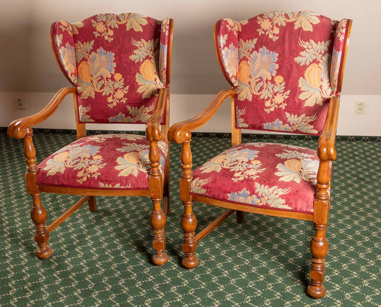 Pár ušáků v barokním stylu