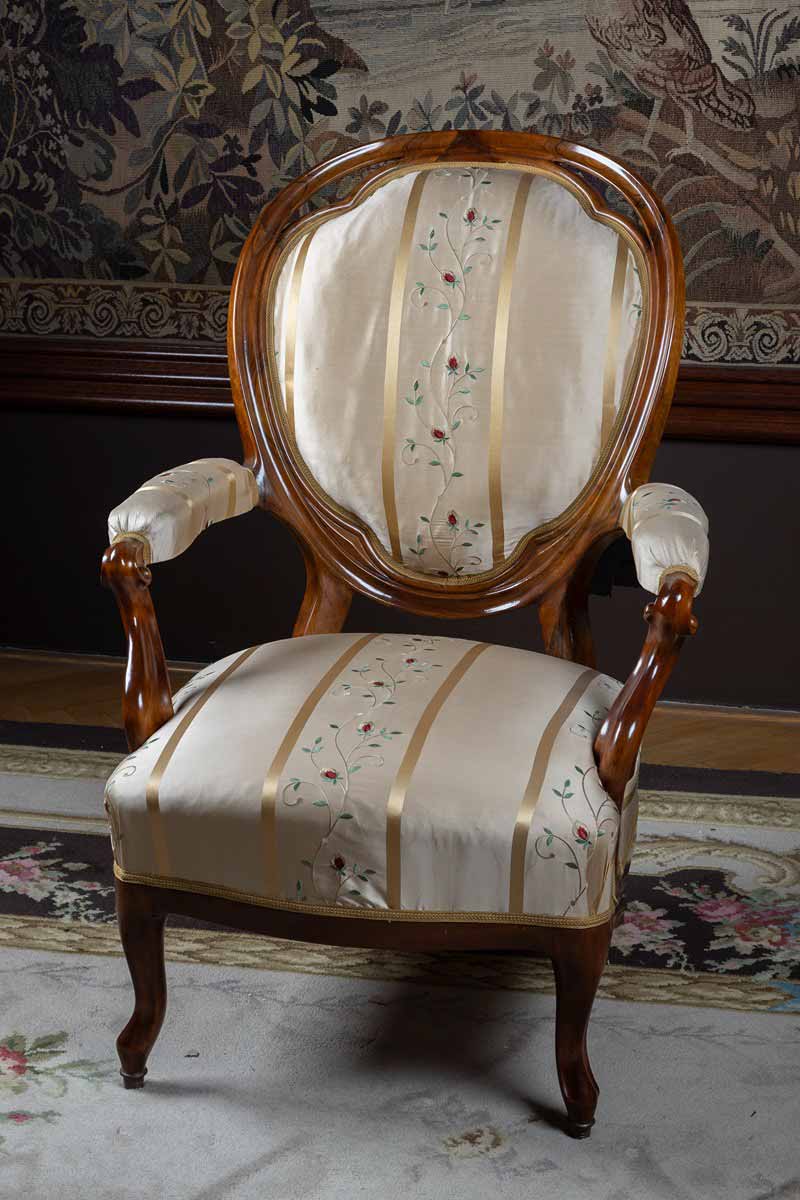 Křeslo v rokokovem stylu