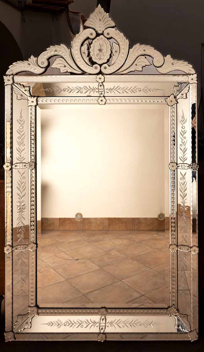 Velké dekorativní zrcadlo