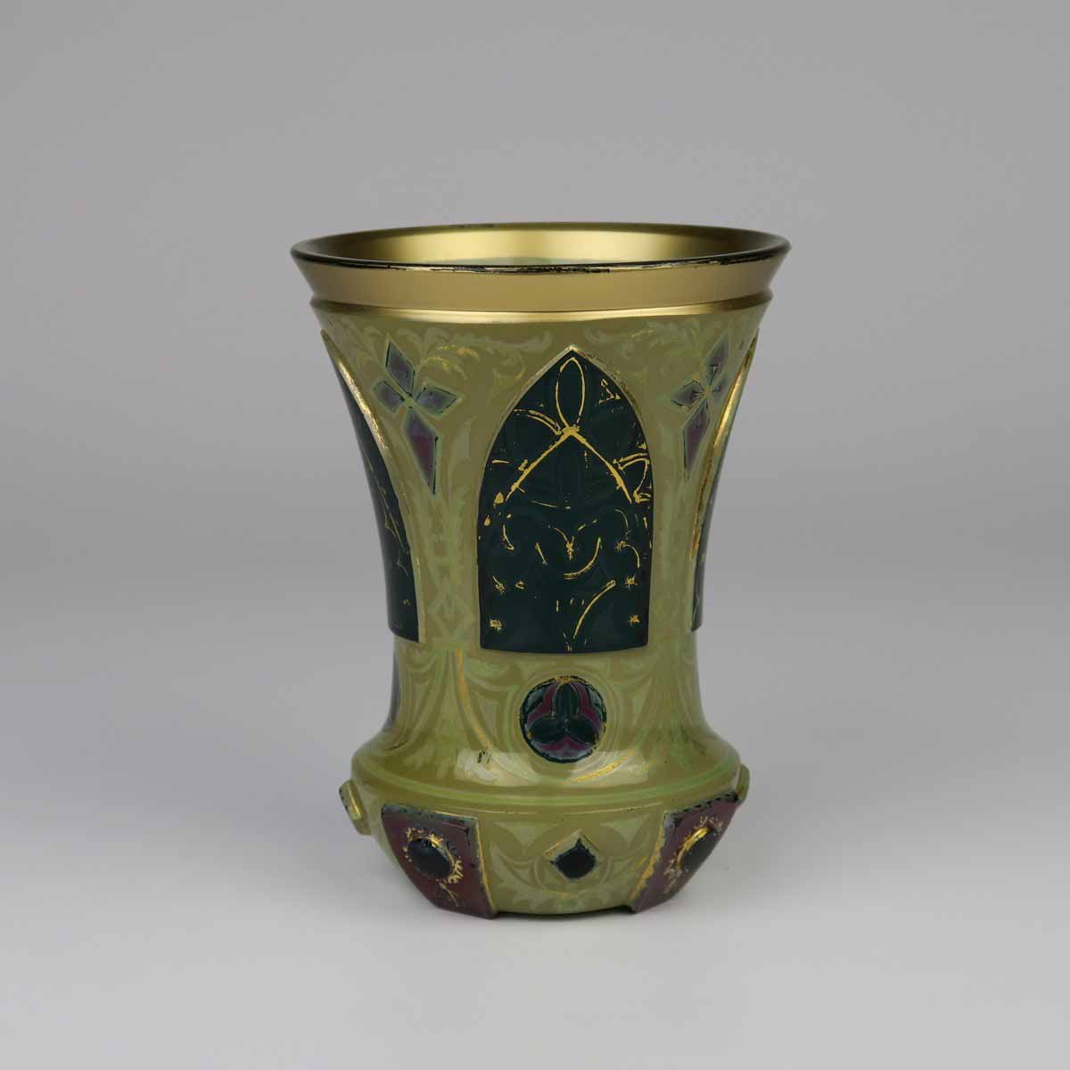 Biedermeierová lithyalinová číše