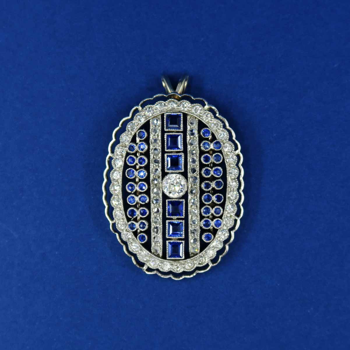 Platinový závěs ve stylu art deco