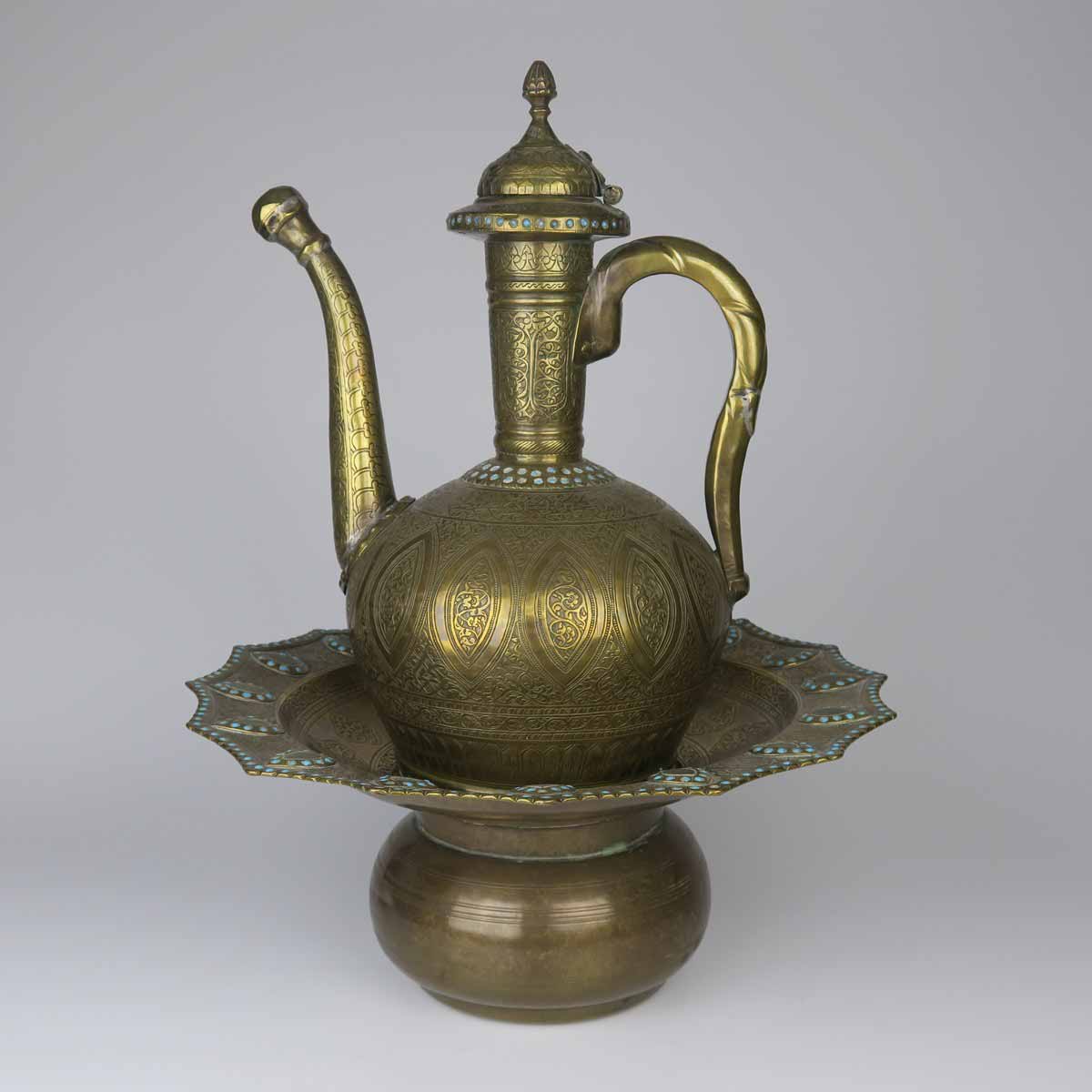 Konvice na vodu s umyvadlem