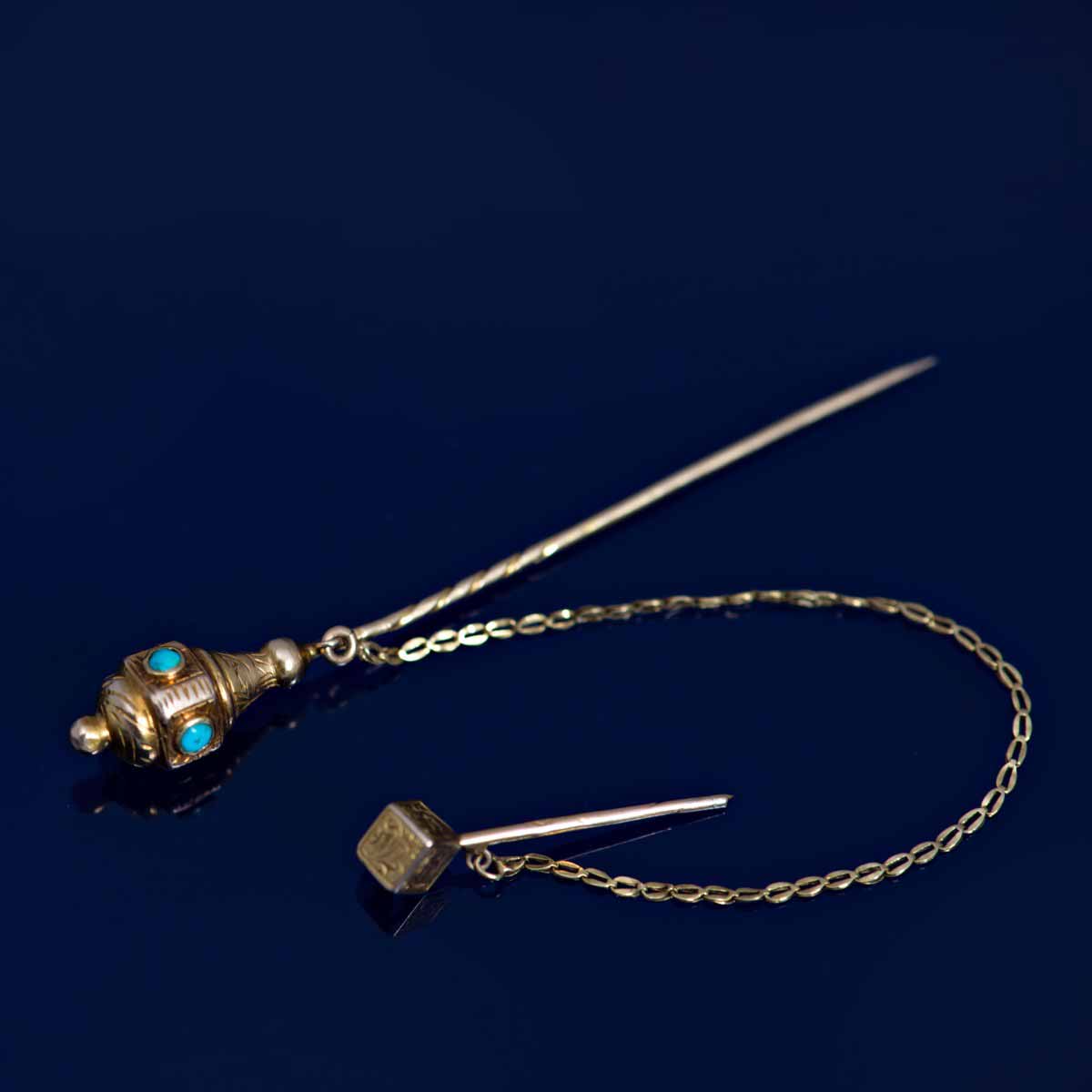 Zlatá spona do kravaty