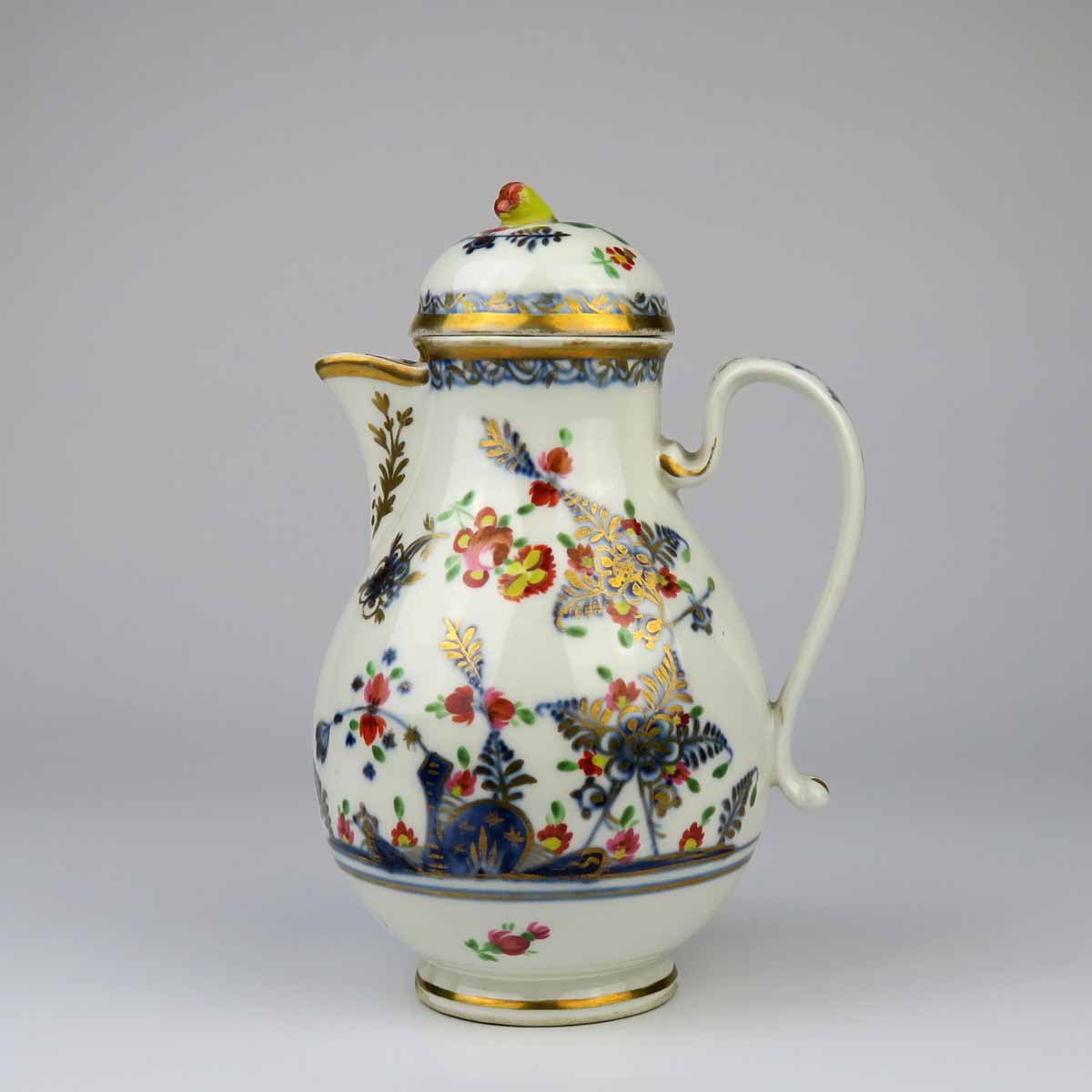 Klasicistní konvička