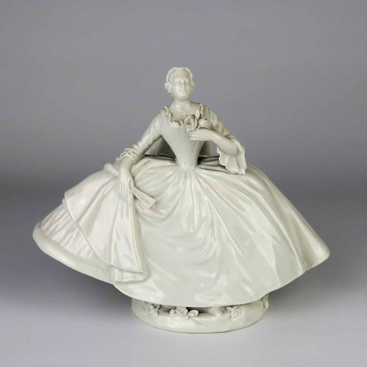 Tanečnice v krinolíně