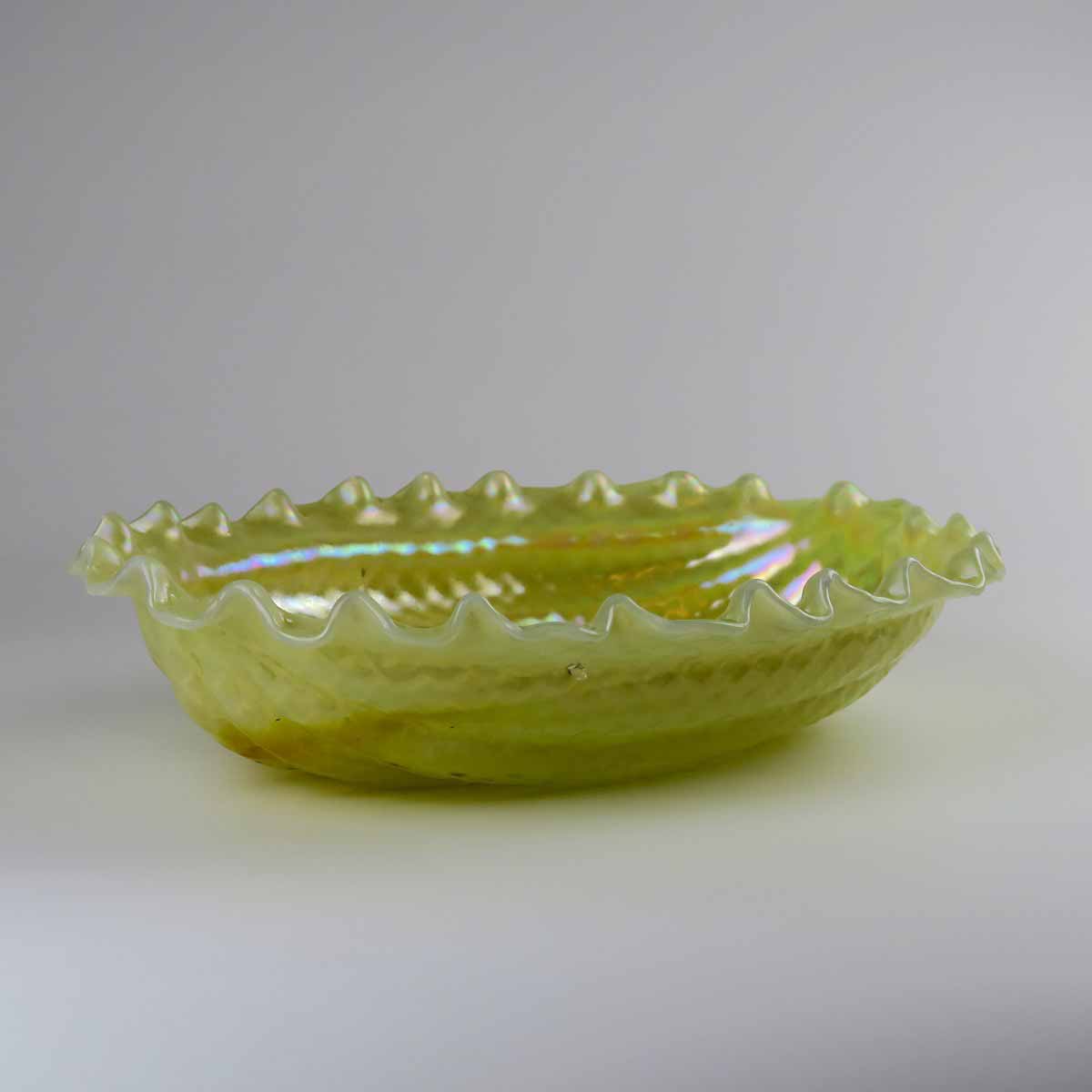 Secesní mísa tvaru melounu