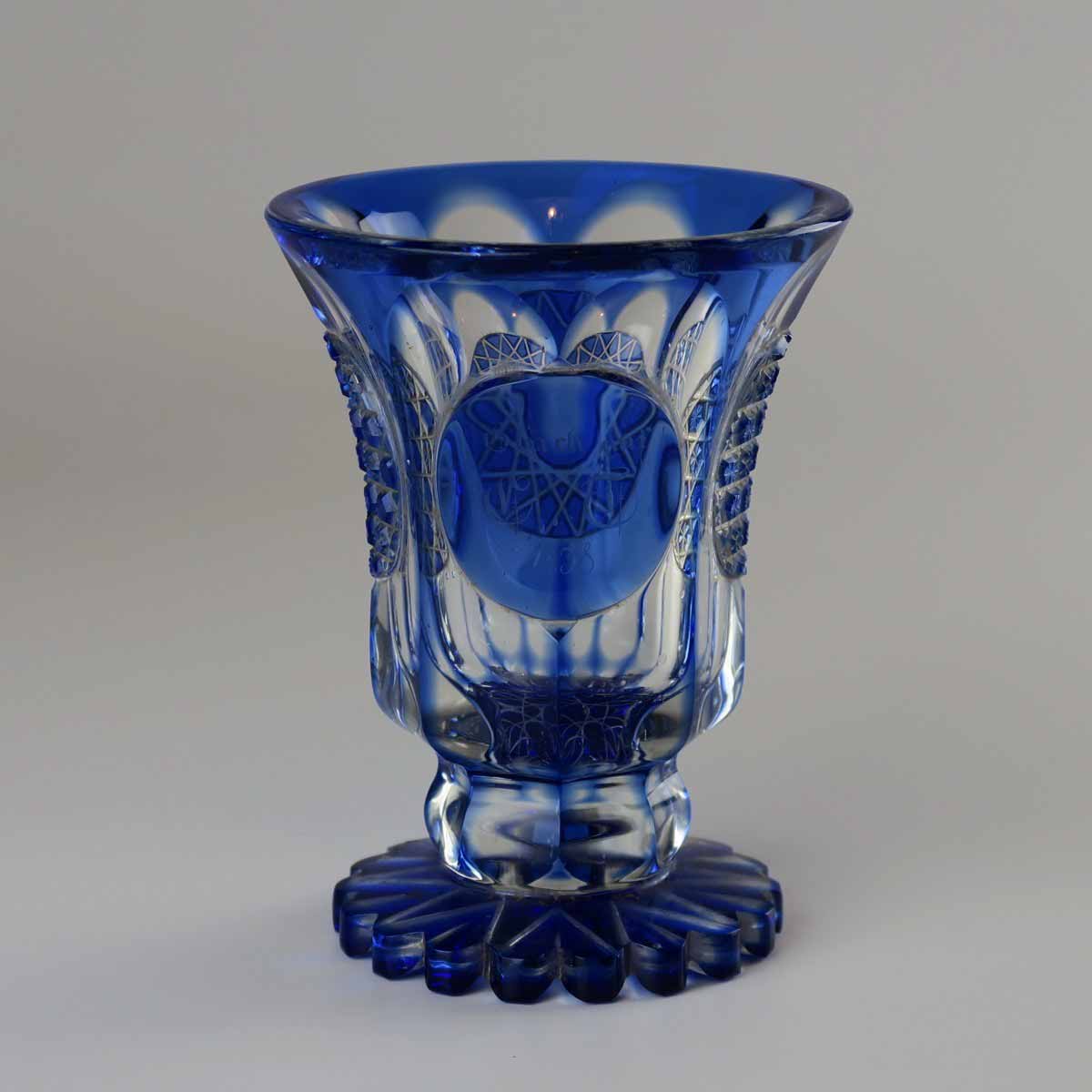 Biedermeierový pohárek