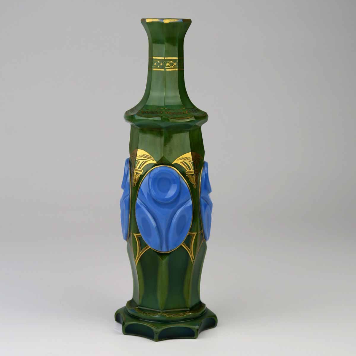 Flakon z modrého agatinu