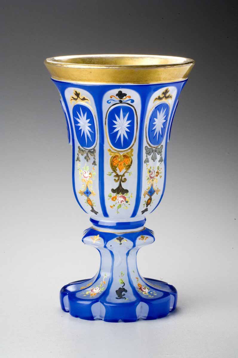 Biedermeierový pohár