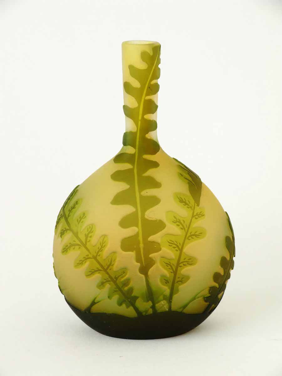 Secesní vázička "Kapradiny"