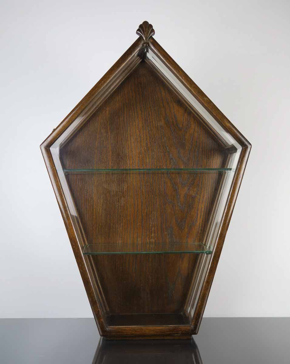 Vitrínka ve stylu art deco