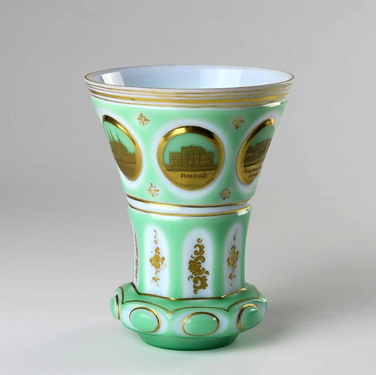 Biedermeierová číše