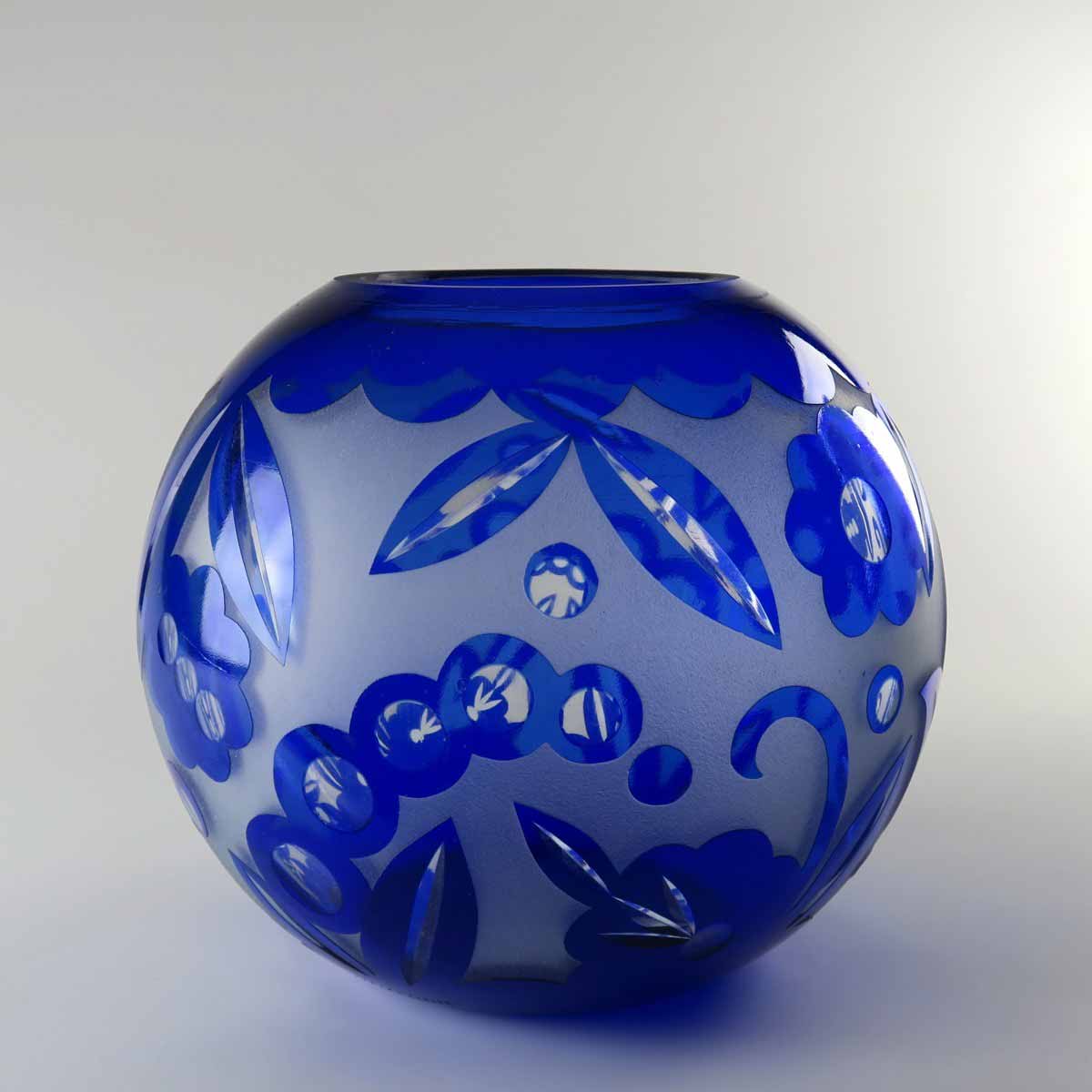 Váza ve stylu art deco