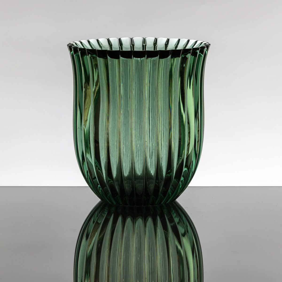 Váza ve stylu art deco