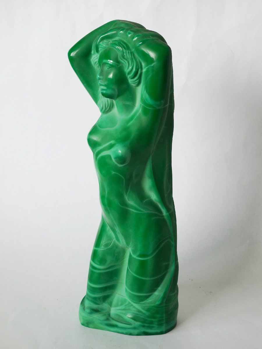 Akt se zdviženými pažemi