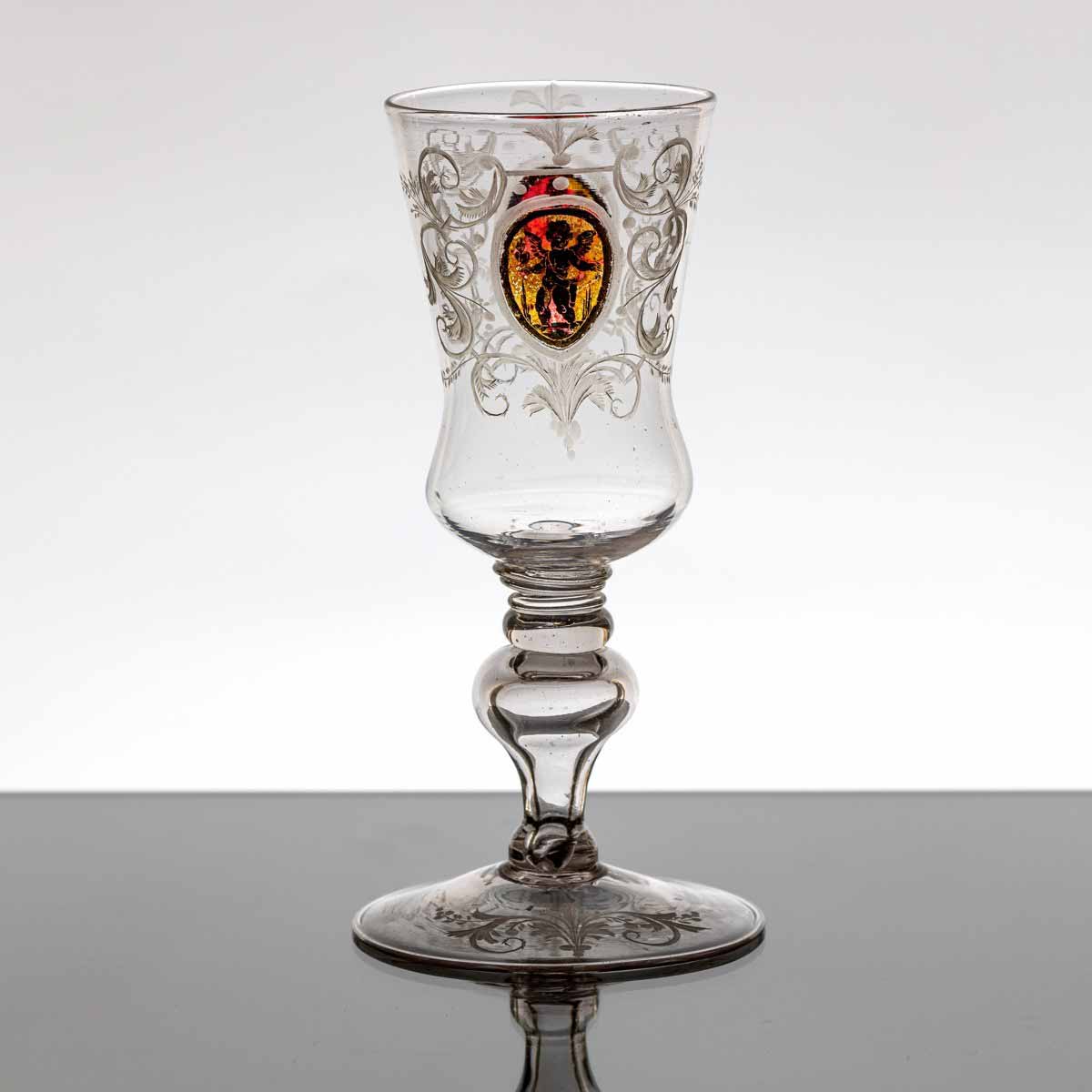 Barokní pohár s medailony