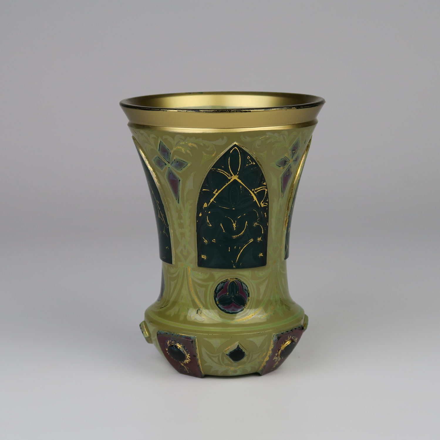 Biedermeierová lithyalinová číše