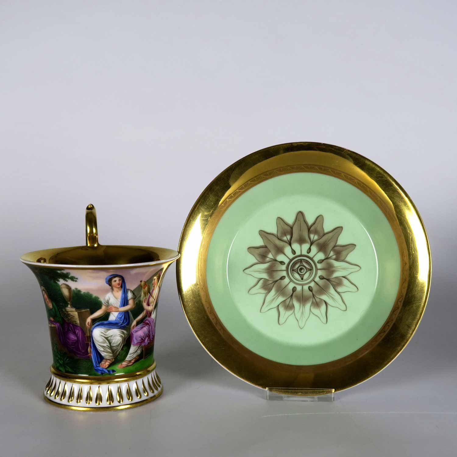 Empírový koflík s miskou